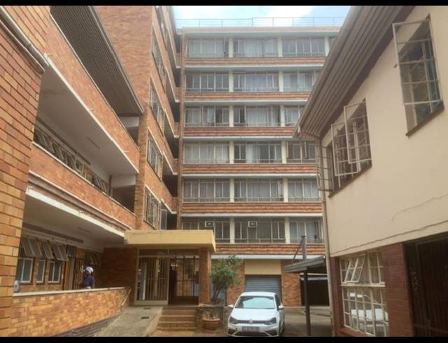 2 BEDROOM APARTMENT FOR SALE IN ARCADIA